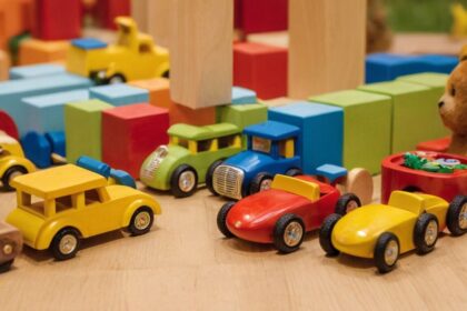 Kreative Geschenkideen für einen 4-jährigen Jungen: Spielzeug, Bücher und mehr